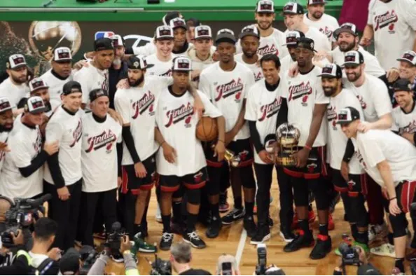 NBA季后赛黑八奇迹，是篮球史上最激动人